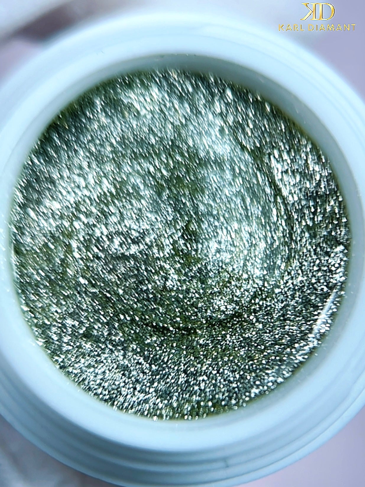 Farbgel, ein kühler, eisiger Platin-Ton