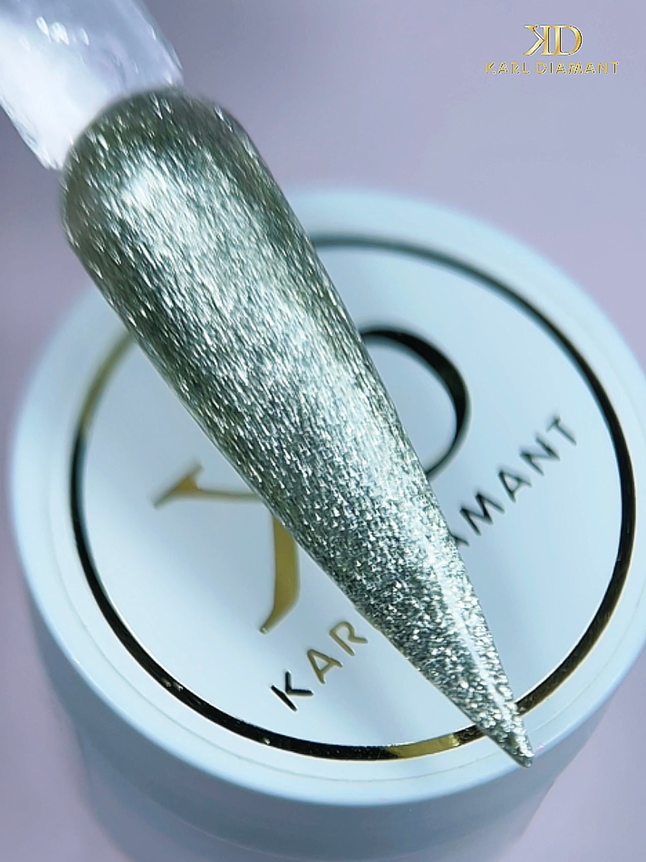 Farbgel, ein kühler, eisiger Platin-Ton